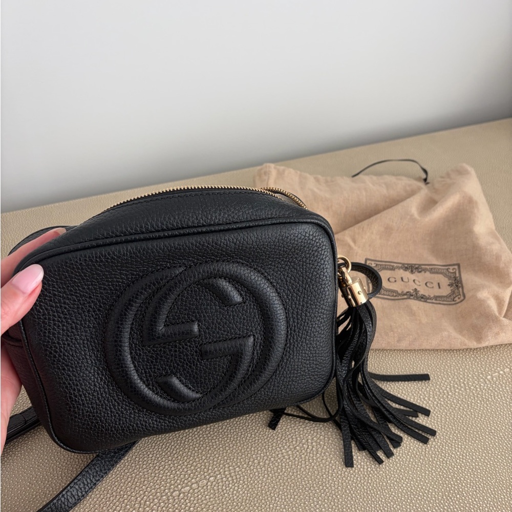 Gucci Black Pebbled Leather Crossbody Camera Bag with Tassel - Picture 2 of 5